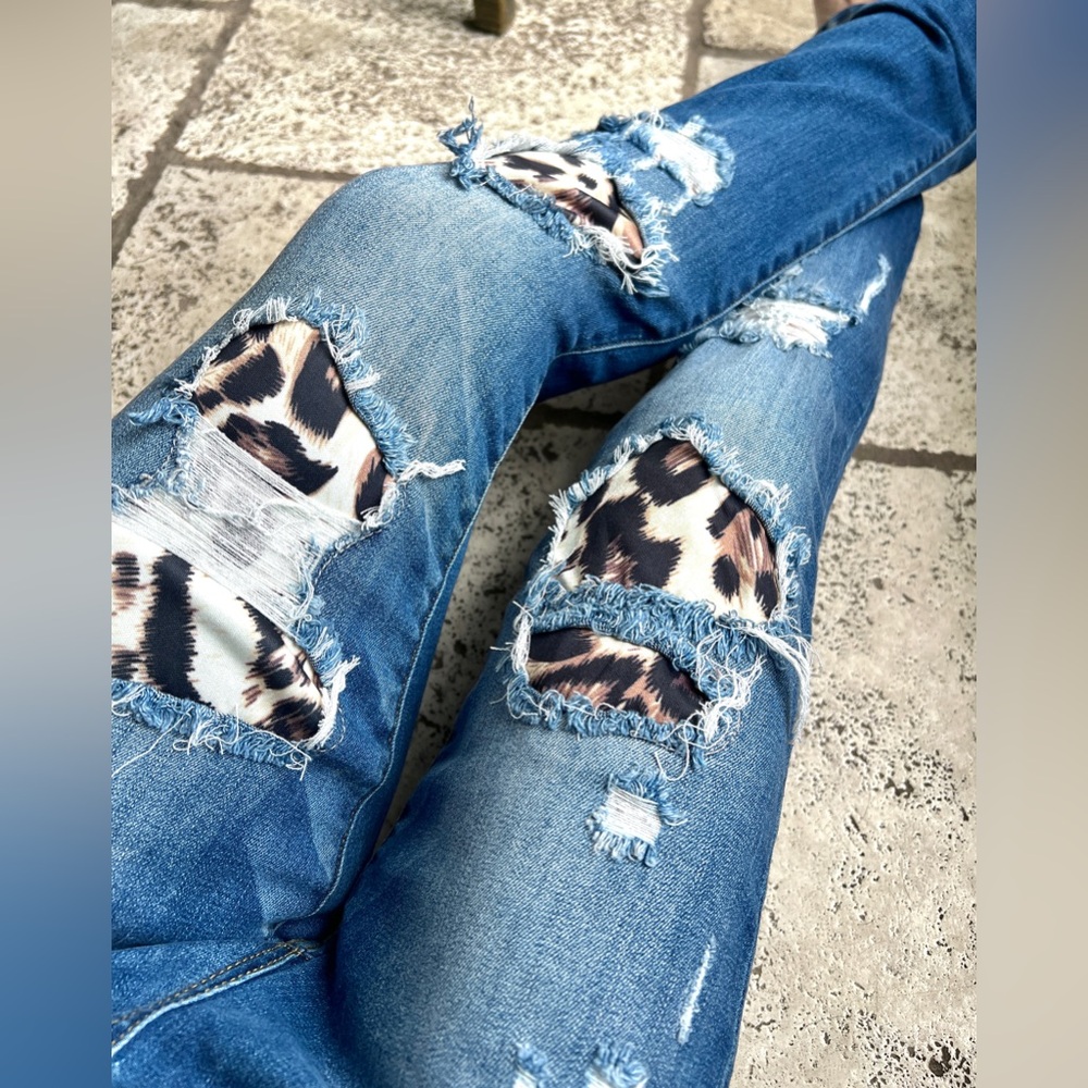 Womens Jeans Size 9 29 Skinny Leopard Print Patches Distressed Judy blue - Picture 9 of 10